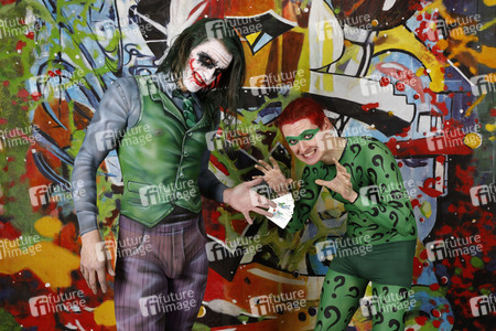 GEEK ART: Joker meets Riddler Bodypainting