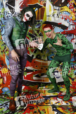 GEEK ART: Joker meets Riddler Bodypainting