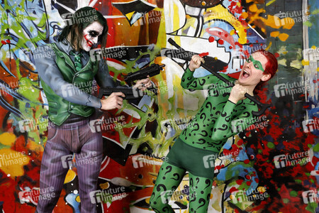 GEEK ART: Joker meets Riddler Bodypainting