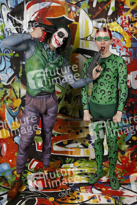 GEEK ART: Joker meets Riddler Bodypainting