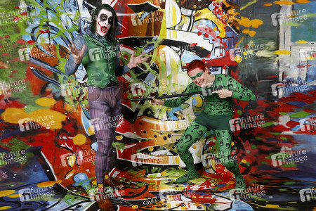 GEEK ART: Joker meets Riddler Bodypainting