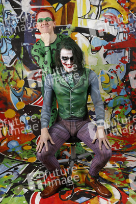 GEEK ART: Joker meets Riddler Bodypainting