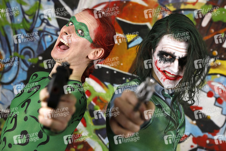 GEEK ART: Joker meets Riddler Bodypainting