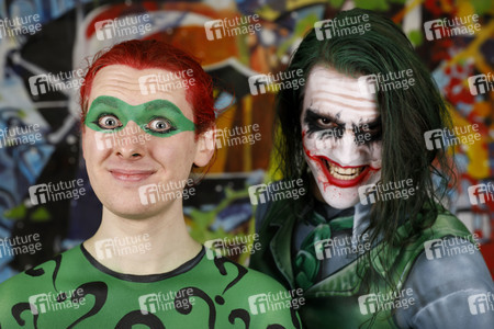 GEEK ART: Joker meets Riddler Bodypainting