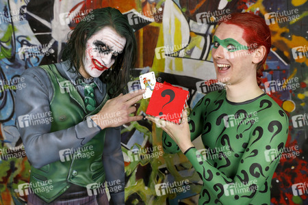 GEEK ART: Joker meets Riddler Bodypainting
