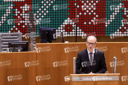 Gedenkstunde zum Tag des Gedenkens an die Opfer des Nationalsozialismus in Düsseldorf