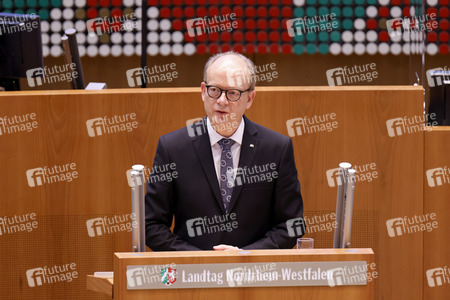 Gedenkstunde zum Tag des Gedenkens an die Opfer des Nationalsozialismus in Düsseldorf