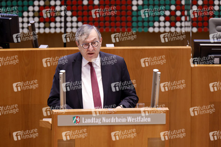 Gedenkstunde zum Tag des Gedenkens an die Opfer des Nationalsozialismus in Düsseldorf