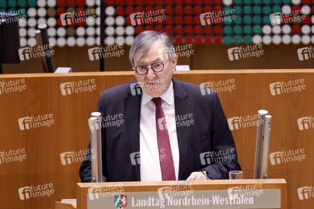 Gedenkstunde zum Tag des Gedenkens an die Opfer des Nationalsozialismus in Düsseldorf