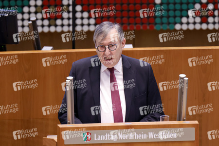 Gedenkstunde zum Tag des Gedenkens an die Opfer des Nationalsozialismus in Düsseldorf