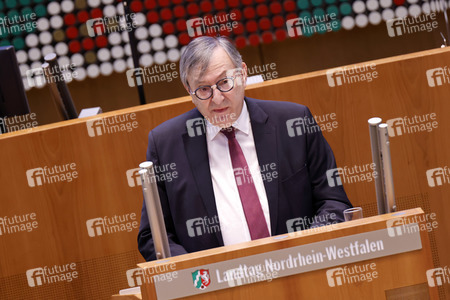 Gedenkstunde zum Tag des Gedenkens an die Opfer des Nationalsozialismus in Düsseldorf