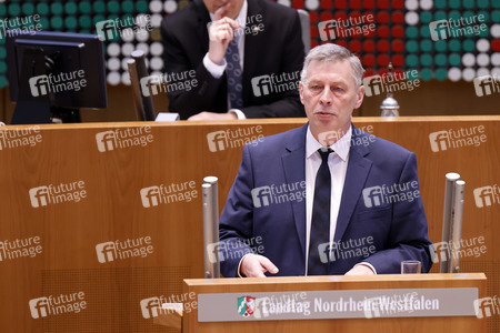 Gedenkstunde zum Tag des Gedenkens an die Opfer des Nationalsozialismus in Düsseldorf