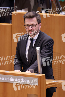 Gedenkstunde zum Tag des Gedenkens an die Opfer des Nationalsozialismus in Düsseldorf