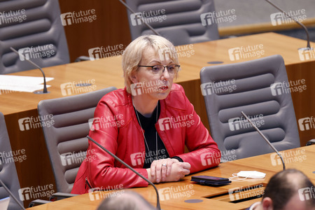 Gedenkstunde zum Tag des Gedenkens an die Opfer des Nationalsozialismus in Düsseldorf