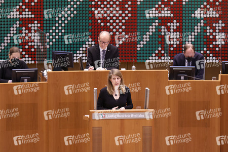 Gedenkstunde zum Tag des Gedenkens an die Opfer des Nationalsozialismus in Düsseldorf