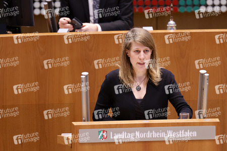 Gedenkstunde zum Tag des Gedenkens an die Opfer des Nationalsozialismus in Düsseldorf