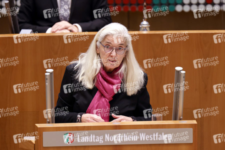 Gedenkstunde zum Tag des Gedenkens an die Opfer des Nationalsozialismus in Düsseldorf