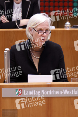 Gedenkstunde zum Tag des Gedenkens an die Opfer des Nationalsozialismus in Düsseldorf