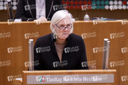 Gedenkstunde zum Tag des Gedenkens an die Opfer des Nationalsozialismus in Düsseldorf