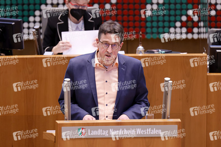 Gedenkstunde zum Tag des Gedenkens an die Opfer des Nationalsozialismus in Düsseldorf