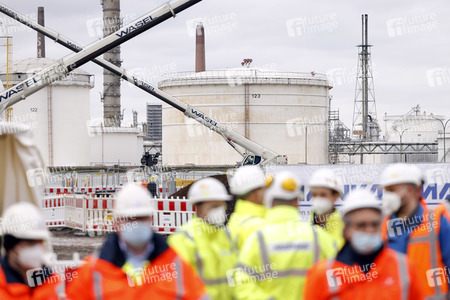 Eröffnung der Baustellte für eine Bio-Flüssiggas-Anlage in Köln