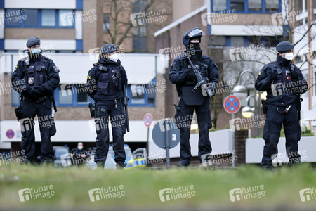 Sicherheitsmaßnahmen beim Drach Prozess in Köln