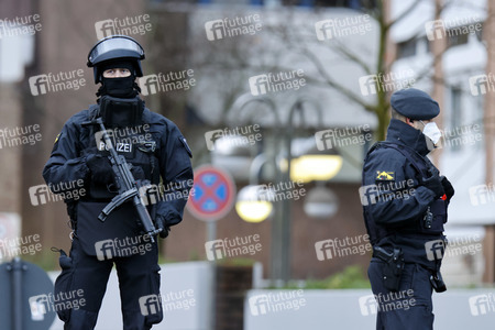 Sicherheitsmaßnahmen beim Drach Prozess in Köln