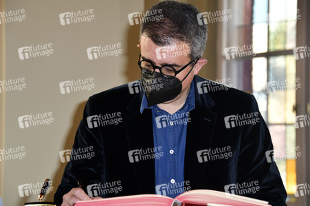 Einzeichnung der Jury der 72. Internationalen Filmfestspiele in das Gästebuch von Berlin, Berlinale 2022
