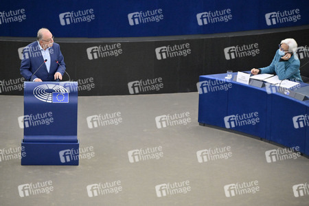 Jahresbericht 2021 der EZB im EU-Parlament in Straßburg