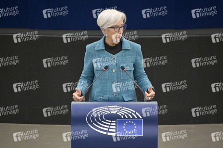Jahresbericht 2021 der EZB im EU-Parlament in Straßburg
