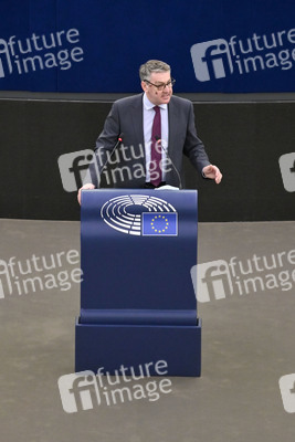 Jahresbericht 2021 der EZB im EU-Parlament in Straßburg