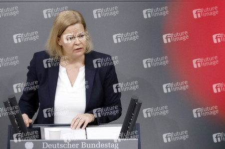 16. Sitzung des Deutschen Bundestages in Berlin