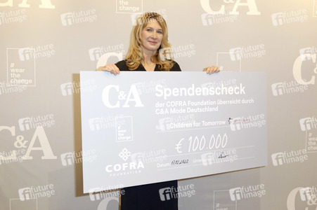 Spendenübergabe mit Steffi Graf in Hamburg