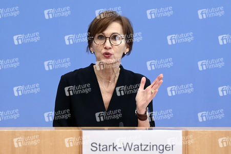 Pressekonferenz zur Vorstellung des Jahresgutachtens der Wissenschaftsplattform Klimaschutz in Berlin