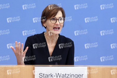 Pressekonferenz zur Vorstellung des Jahresgutachtens der Wissenschaftsplattform Klimaschutz in Berlin