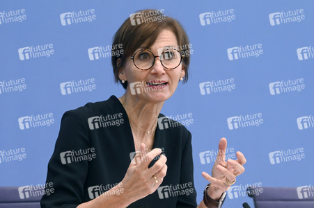 Pressekonferenz zur Vorstellung des Jahresgutachtens der Wissenschaftsplattform Klimaschutz in Berlin