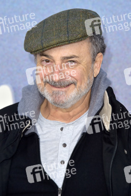 Season 5 Premiere 'Better Things' in Los Angeles