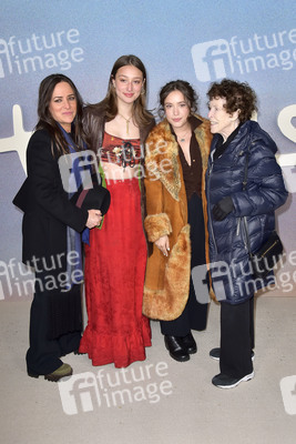 Season 5 Premiere 'Better Things' in Los Angeles