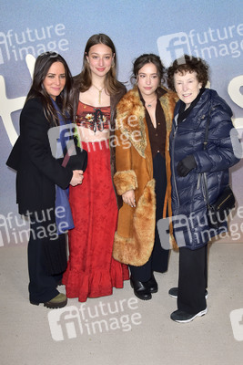 Season 5 Premiere 'Better Things' in Los Angeles