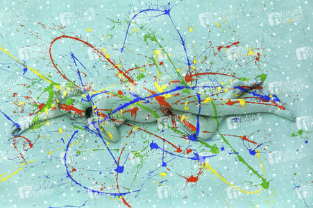 DIVERSE PEOPLE ART Kunstperformance Pregnant