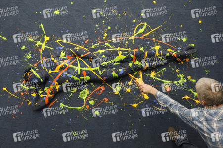 DIVERSE PEOPLE ART Kunstperformance Male