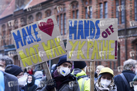 'Lichter für den Frieden' Friedensgebet und Kundgebung für die Ukraine in Hannover