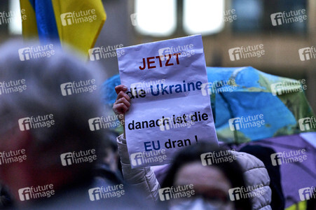 'Lichter für den Frieden' Friedensgebet und Kundgebung für die Ukraine in Hannover
