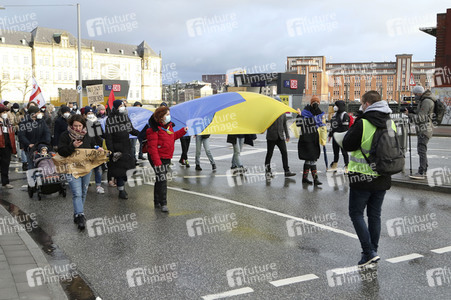 Demonstration gegen den Krieg in der Ukraine in Hamburg