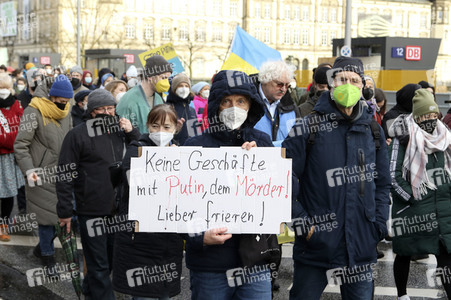 Demonstration gegen den Krieg in der Ukraine in Hamburg