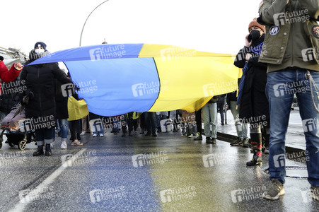 Demonstration gegen den Krieg in der Ukraine in Hamburg