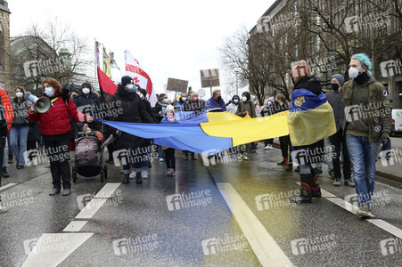 Demonstration gegen den Krieg in der Ukraine in Hamburg