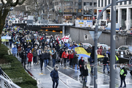 Demonstration gegen den Krieg in der Ukraine in Hamburg