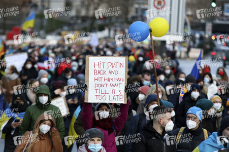 Demonstration gegen den Krieg in der Ukraine in Hamburg