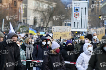 Demonstration gegen den Krieg in der Ukraine in Hamburg